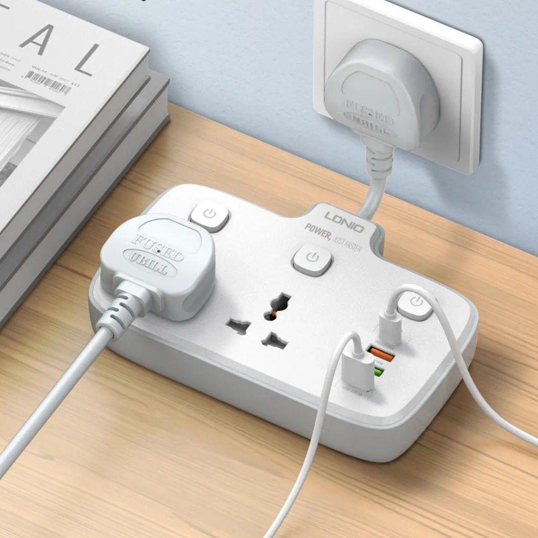 توصيلة كهرباء LDNIO SC2413 مع مقبسين كهرباء ومنفذين USB يدعم الشحن السريع مع منفذين PD+QC 3.0